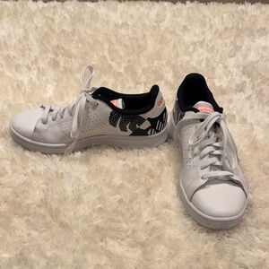 Adidas Women's White and Black Graphic Tennis Sneakers